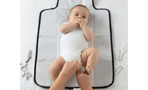 Bebê no Trocador Portátil