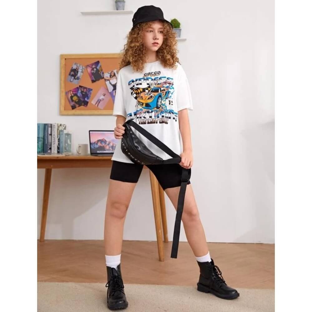 Look Infantil Camiseta, bota e bermuda