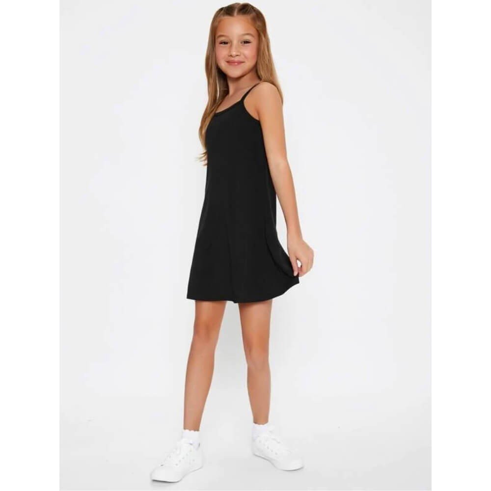 Look Infantil Vestido com Tênis