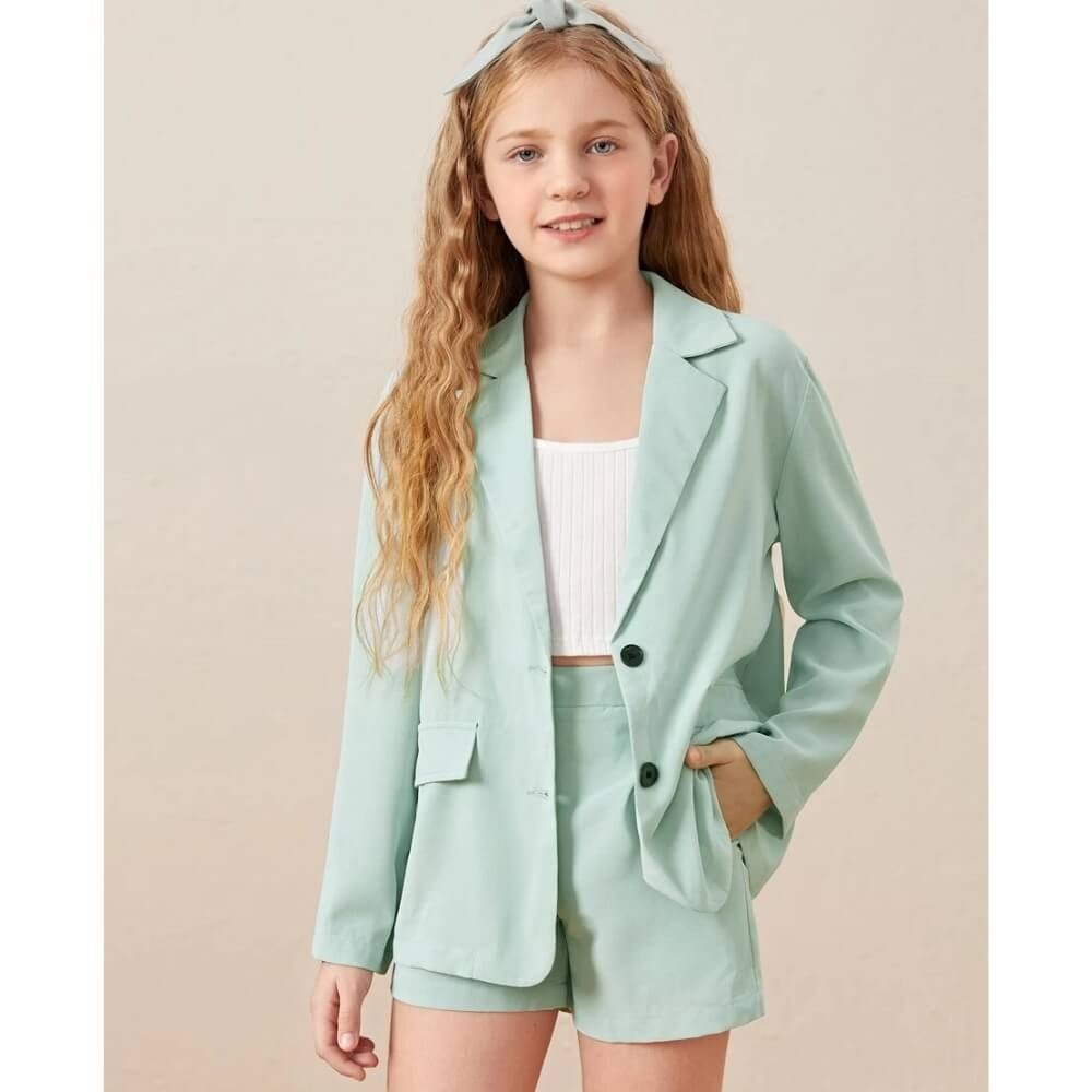 Blazer com Shorts e Camisa Branca
