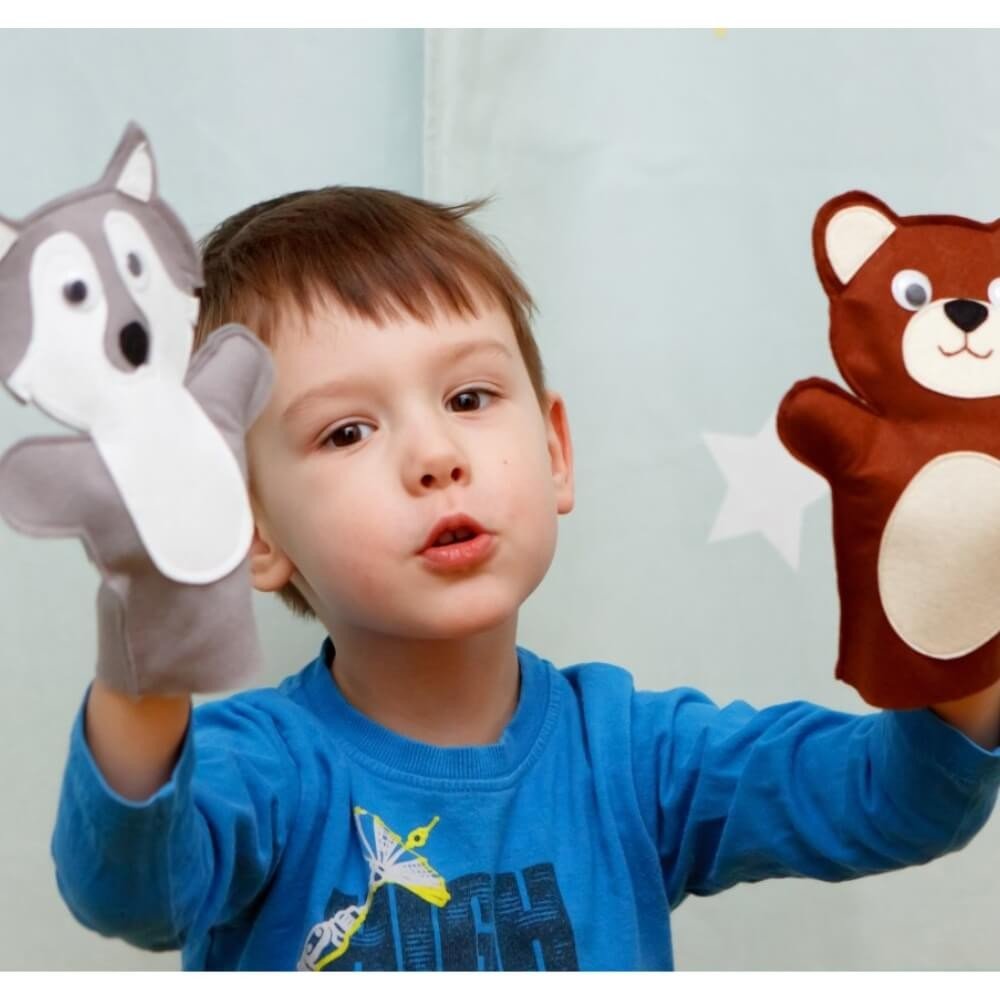 Criança com Fantoche