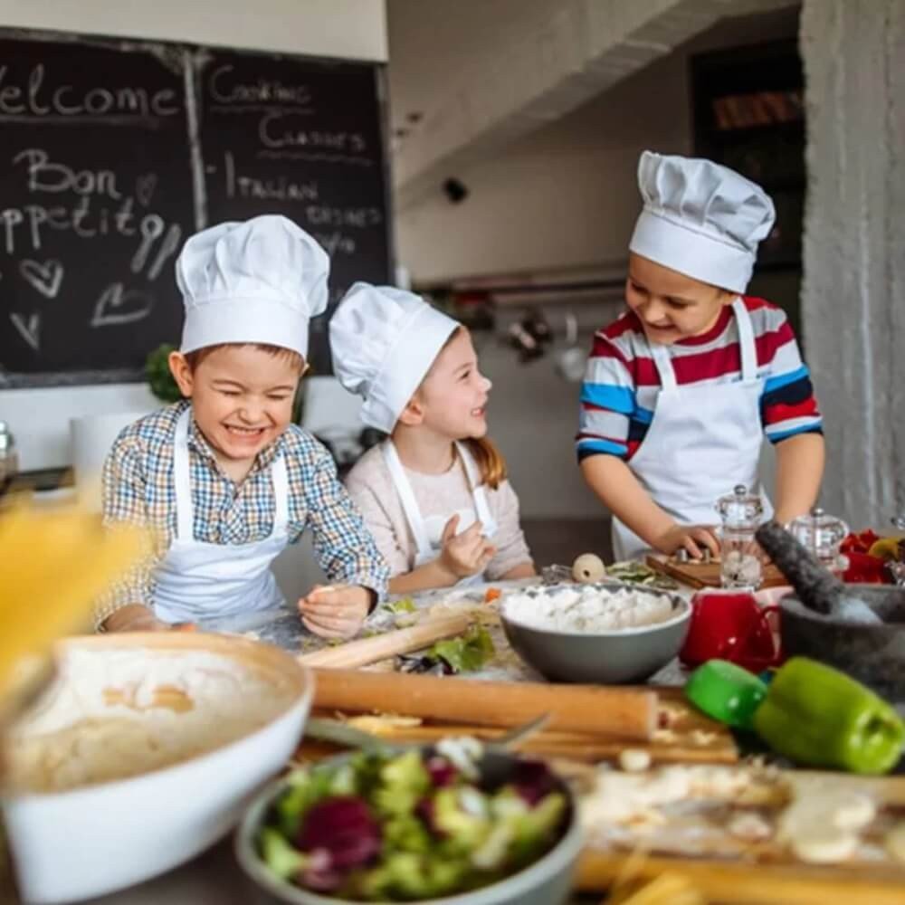 Crianças Cozinhando